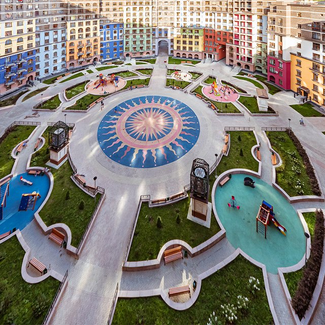 «Благоустройство создало у жителей центра ощущение небезопасности»: социолог — о «Яме», спальных районах и Патриарших прудах